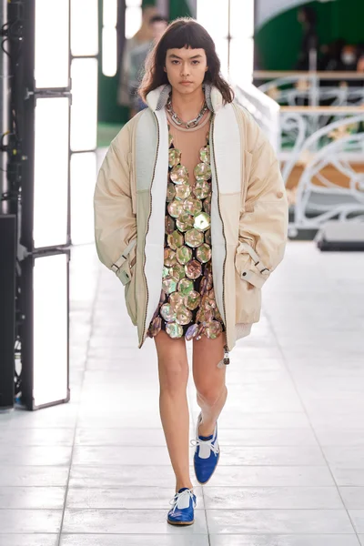 Look 17